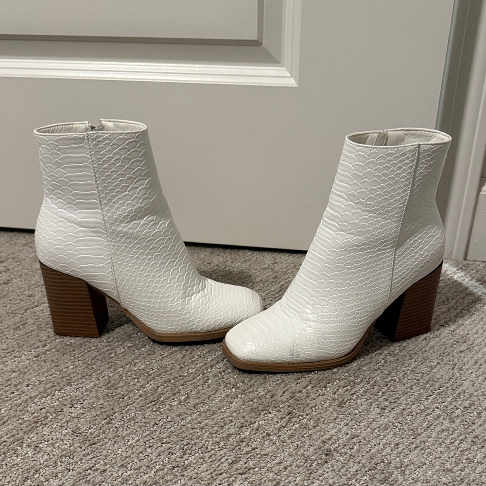 Altar'd State White Textured Ankle Booties